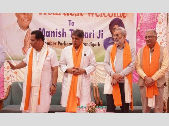 MP Manish Tewari attends residents’ meeting in Sector 48, assures on pending housing issues