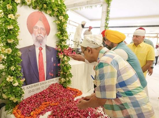Mann, Kejriwal attend Antim Ardas of Tarn Taran MLA Dr. Kashmir Singh Sohal, mourn his untimely demise