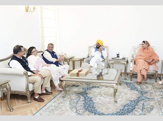 Ludhiana West MLA Sanjeev calls on CM Mann, family at Chandigarh; View Pics 