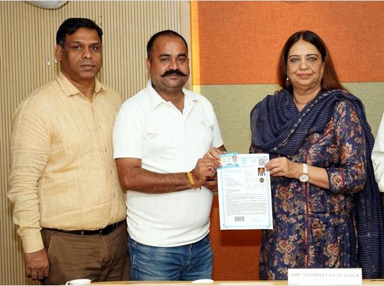 Chandigarh Mayor launches street vendor mobile app, web portal for seamless digital access to vendors