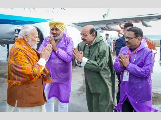 Breaking: PM Modi arrives in Punjab, to address gathering shortly