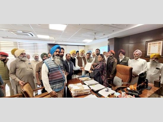 Mohali Congress submits memorandum to DC opposing Indo-US trade deal