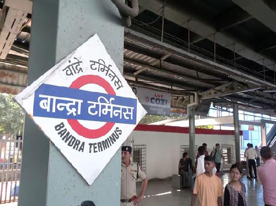 Mumbai: Nine injured in stampede at Bandra Terminus station