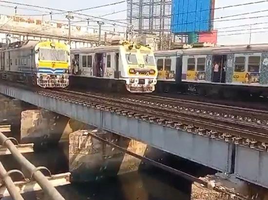 Mumbai locals 