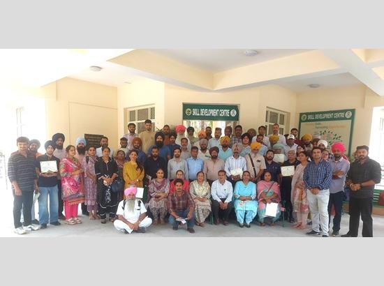 76 trained in Winter Season Mushroom production at PAU