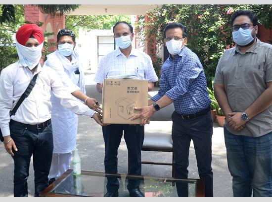 NGO hands over 2 Oxygen Concentrators to Ludhiana Adm
