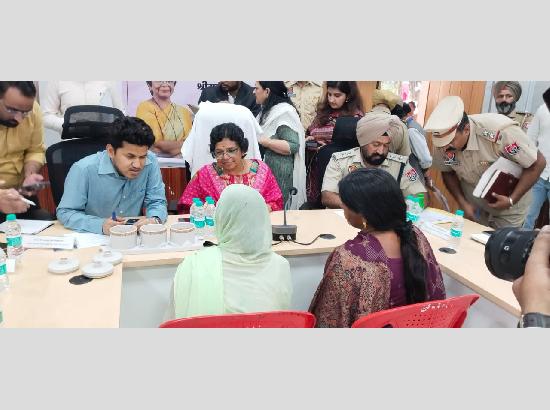NCW Chairperson Smt. Vijaya Rahatkar  hears domestic violence complaints; says women’s entry into smuggling Is wrong