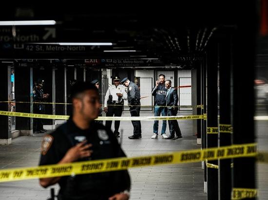 New York: Man slashes 3 people with machete; NYPD conducts investigation