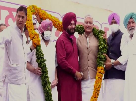 'I have no ego, we are united': Navjot Singh Sidhu takes charge as Punjab Congress chief (