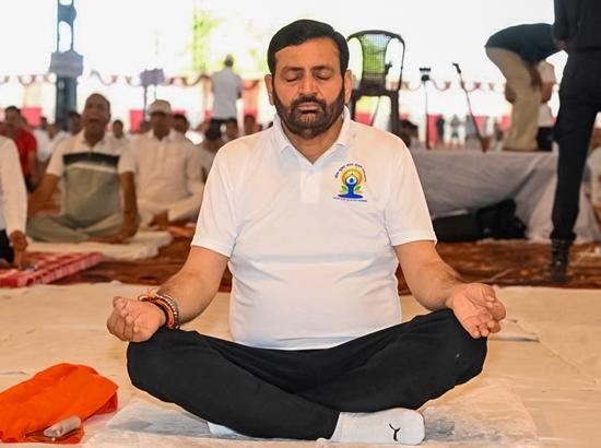 Haryana CM Saini attends Yoga camp in Sirsa