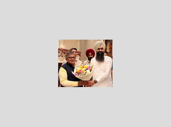 Prominent BJP leader Onkar Singh Sidhu meets Governor Gulab Chand Kataria 