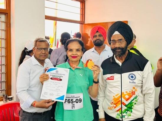 65-yr-old Chandigarh Athlete Opinder Kaur Sekhon wins gold in 100 m and 200 m at National Masters Championship