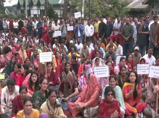 Himachal: Outsourced employees hold Vidhan Sabha gherao in Shimla, seek job security, equal pay
