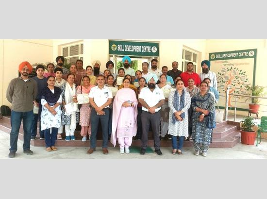 45 farmers and farm women get training in vinegar and beverage making at PAU