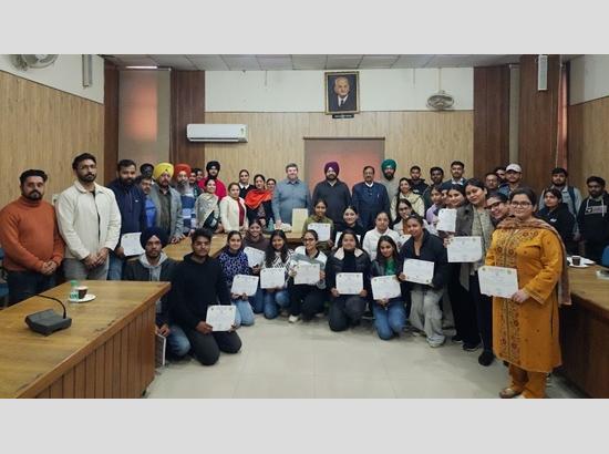 Canadian University Professor Dr Kenneth B. Kent leads Digital Agriculture workshop at PAU