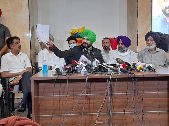 Watch: Sidhu holds press conference on farm bills 