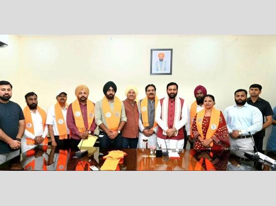 Former IAS and Former Chief Engineer joins BJP along with many others in presence of Nayab Singh Saini