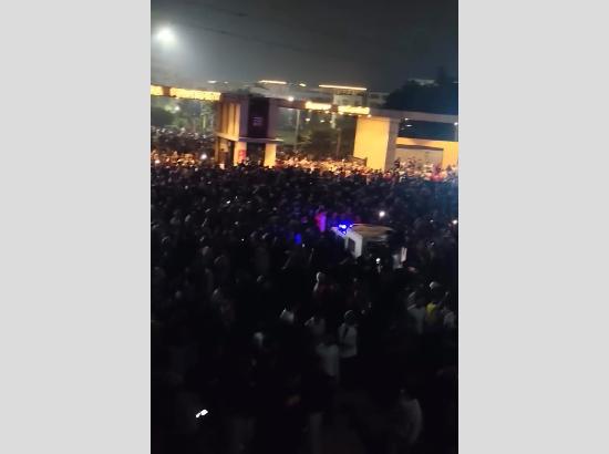 Chitkara University: Students go on ransack spree/protests, manhandle police officials late night after rumour of missing of two girl students, watch video