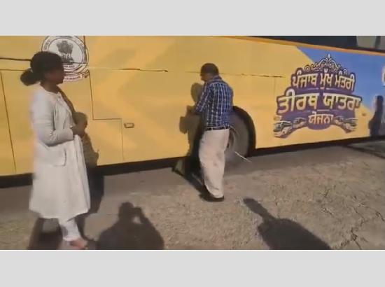 Haridwar ATRO stops 3 buses of Mukh Mantri Tirath Yatra
