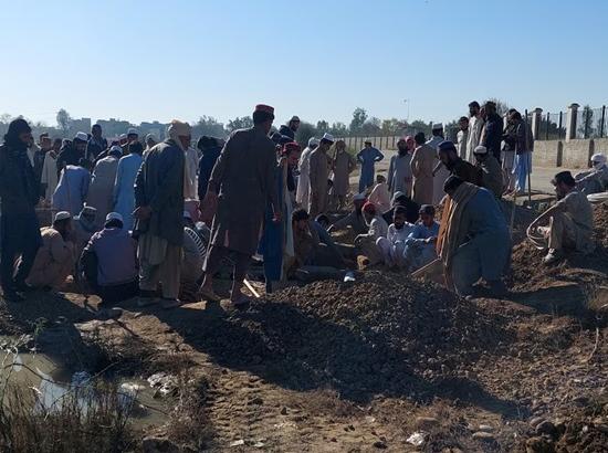 Pakistan: 13 soldiers killed in suicide attack