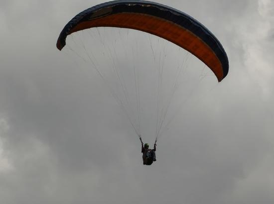 Bulgarian national dies in paragliding mishap in Dharamshala