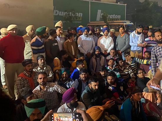 My sons & daughters sitting on roads, how can I celebrate Diwali at home: Pargat Singh 