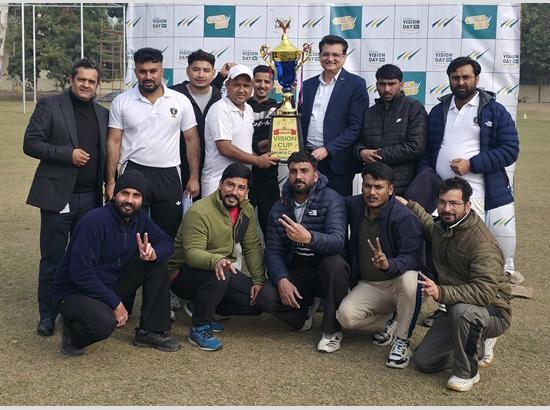 Trident Group celebrates Vision Day by honouring long-serving employees