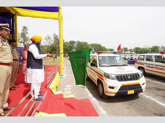 CM Mann flags off 508 Emergency Response vehicles, announces 6-minute police response across Punjab