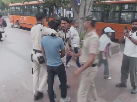 Around 200 more protesters detained from Connaught Place while marching towards Jantar Mantar: Sources