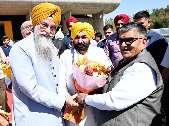 Punjab CM Mann, Speaker Sandhwan extend warm welcome to Governor Kataria in Punjab Vidhan Sabha