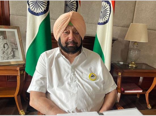 Punjab CM wears #NoFarmers-NoFood badge in support of Kisan Morcha (Watch Video) 