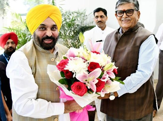 Punjab CM Mann calls on Governor Kataria