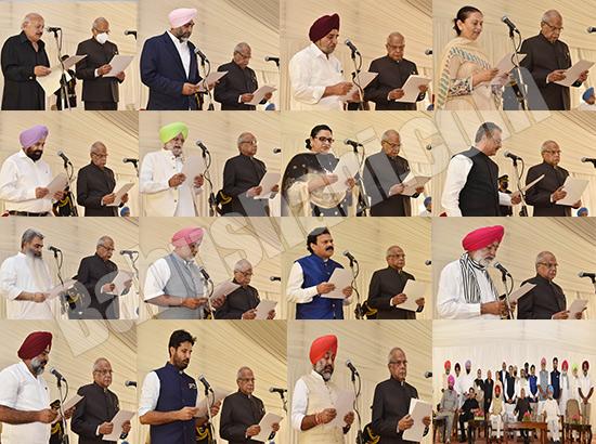 In Pictures: Governor administers oath to 15 Punjab Cabinet ministers 