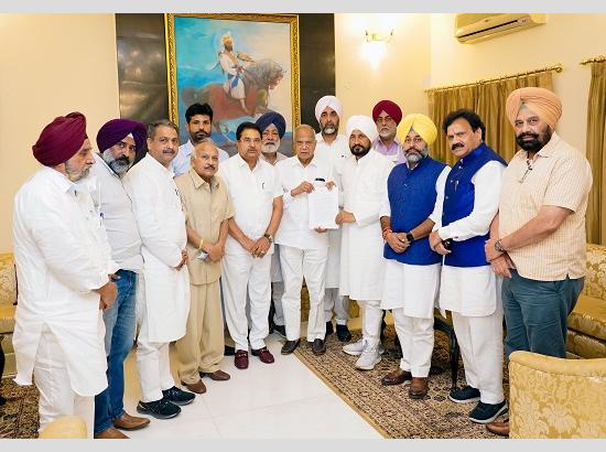 CM Channi submits memorandum on vital farmers’ issues to Punjab Governor (Watch Video) 