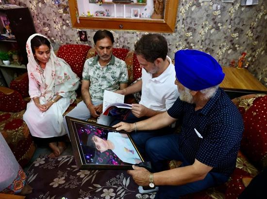 J-K: Rahul Gandhi visits Pak shelling-affected Poonch, vows to raise local issues