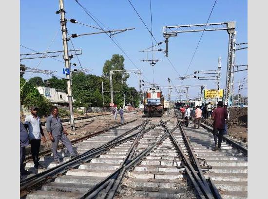 Railways utilize off-track period in maintenance to accomplish safety upgrade work