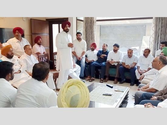Raja Warring calls for aggressive Congress campaign against AAP ahead of Punjab polls