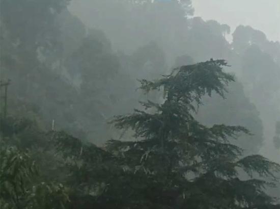 Heavy rain, thunderstorms lash parts of J&K; Ramban admin issues safety alert