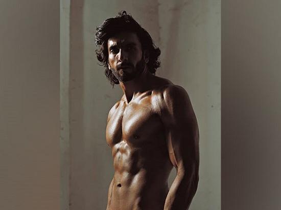 Ranveer Singh sets the temperature soaring with his latest pic