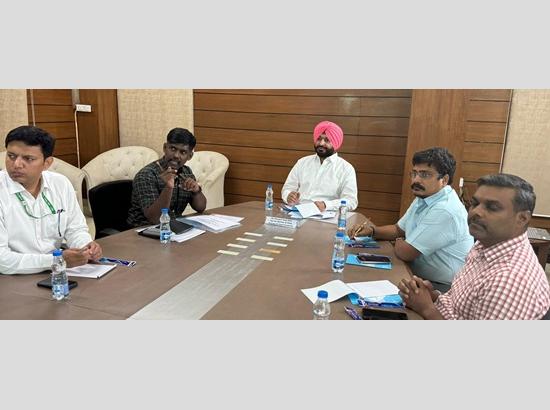 MoS Ravneet Bittu holds review meeting with FCI (Punjab) regarding food grain procurement