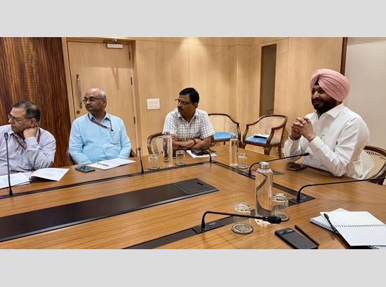 MoS Ravneet Bittu reviews Chandigarh Railway Station redevelopment; project to be completed by October 2025