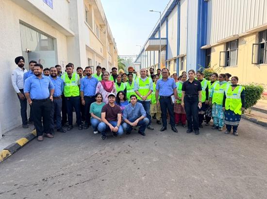 Patiala Foundation distributes 50 reflective safety jackets at TI Cycle under Road Safety project