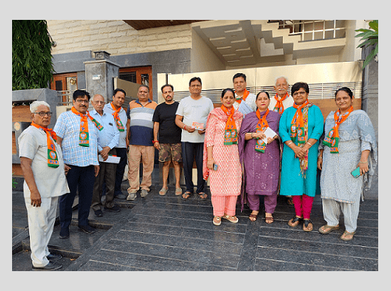 Women Lead the Charge as Renu Singla Intensifies Door-to-Door Outreach in Veer Colony Bathinda