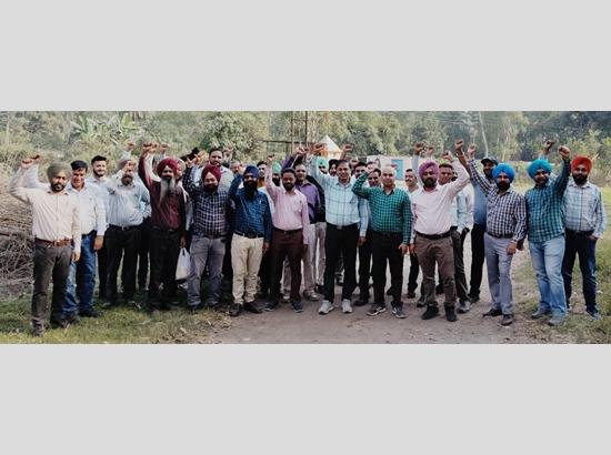 Powercom Engineers protest against removal of Director (Generation) and Suspension of Chief Engineer