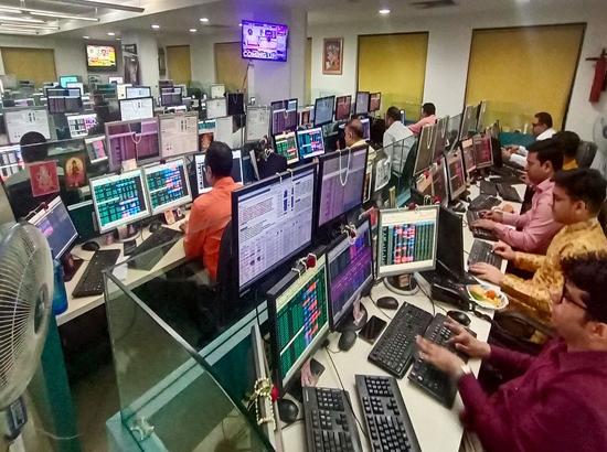 No major Rupee depreciation expected in short run; fundamentals largely supportive: Report