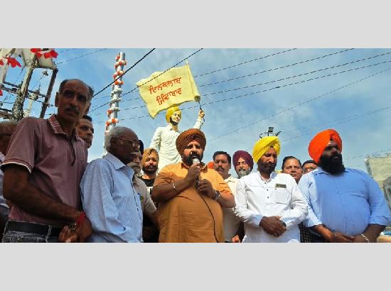 MLA Bhullar unveils Bhagat Singh life-size statue at historic Multani Gate