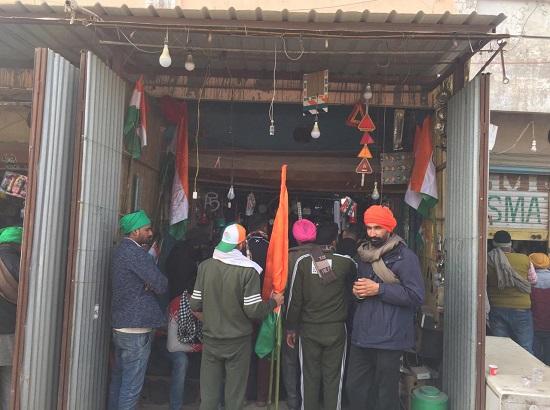 Tractor March in Delhi: Local shopkeepers see bumper sale of tractor accessories & decoratives