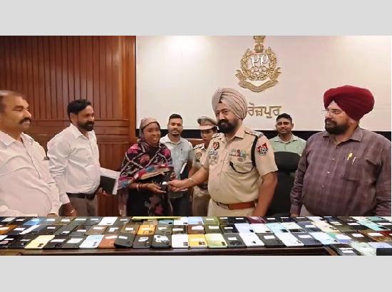 Ferozepur police return 120 traced mobiles worth Rs 30 lakh, total recoveries reach 459

