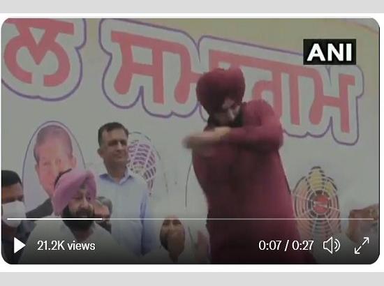 Watch: Sidhu take charge as President Punjab Congress, mimics batting as he goes to addres