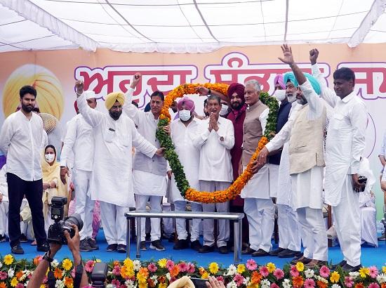 In Pictures: Navjot Sidhu takes over reins of Punjab Congress 